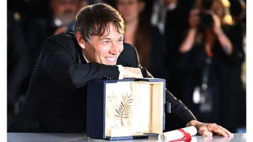 Sean Baker director de 'Anora' con la Palma de Oro en Cannes