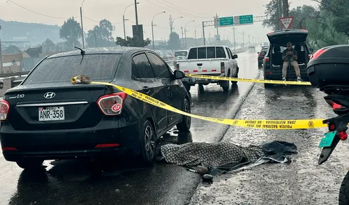 Familiares sospechan que el verdadero objetivo de los delincuentes era quitarle el celular al cirujano. Foto: Nick Morales/La República El Agustino: cirujano plástico es asesinado a balazos tras ser interceptado en plena avenida Ramiro Prialé