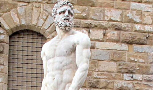 La estatua apodada el “Hércules de Valdelsa”, mide aproximadamente 50 centímetros de altura.