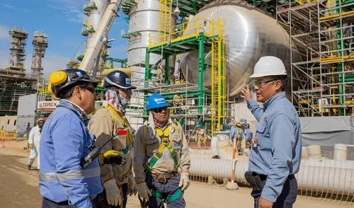 La Refinería de Talara cuenta con 16 unidades de producción y 5 paquetes de unidades auxiliares. Foto: Petroperú Petroperú