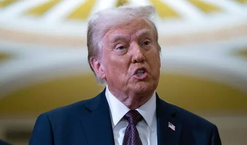 Donald Trump anuncia arancel del 25% a importaciones de la Unión Europea durante reunión en la Casa Blanca. Foto: WHYY Donald Trump anuncia arancel del 25% a importaciones de la Unión Europea durante reunión en la Casa Blanca.