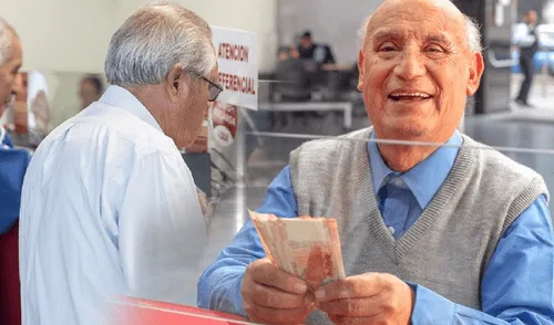 Los jubilados afiliados a la ONP esperan la confirmación del próximo cronograma de pagos de sus pensiones. Foto: Composición LR/Andina