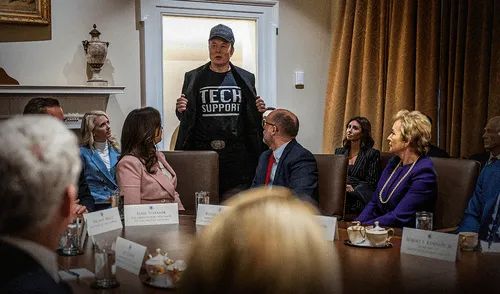 Elon Musk, jefe no oficial del Departamento de Eficiencia Gubernamental, admitió que se desmanteló "accidentalmente" un programa de prevención del ébola de USAID. Foto: AFP Elon Musk, jefe no oficial del Departamento de Eficiencia Gubernamental, admitió que se desmanteló "accidentalmente" un programa de prevención del ébola de USAID.