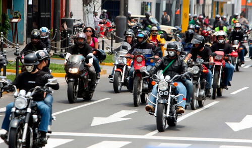 Diversos proyectos de ley se han presentado en cuanto a restricciones para motociclistas en Perú. Foto: Andina Motociclistas en Perú