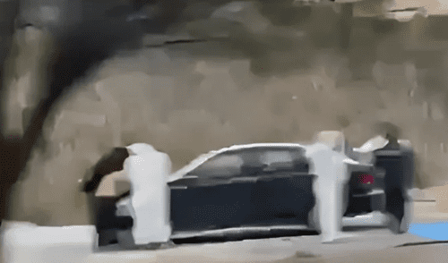Los restos, que incluyen cinco hombres y cuatro mujeres, fueron encontrados tras un reporte de un coche sospechoso.