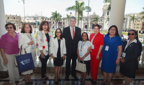 La producción científica en Perú alcanza niveles históricos, con más de 10,000 investigaciones publicadas anualmente.