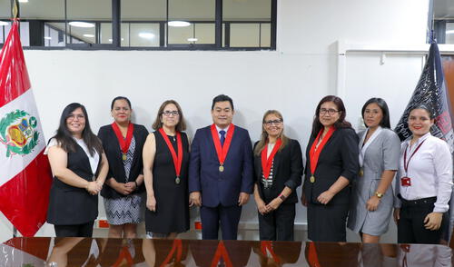 La nueva presidenta tomó juramento a su junta directiva, enfatizando su compromiso de trabajar por el bienestar de la familia judicial en Tumbes. Fuente: Difusión. La nueva presidenta tomó juramento a su junta directiva, enfatizando su compromiso de trabajar por el bienestar de la familia judicial en Tumbes.