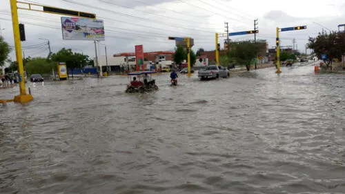 La lluvia de corta duración generó lagunas en la ciudad. La lluvia de corta duración generó lagunas en la ciudad.