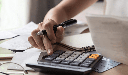 Descubre qué pasa con las deudas y ahorros de un fallecido en 2025. ¿Los herederos deben pagar. Foto: Andina Descubre qué pasa con las deudas y ahorros de un fallecido en 2025. ¿Los herederos deben pagar. Foto: Andina