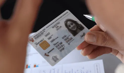 DNI electrónico facilita la realización de trámites digitales. Foto: Andina