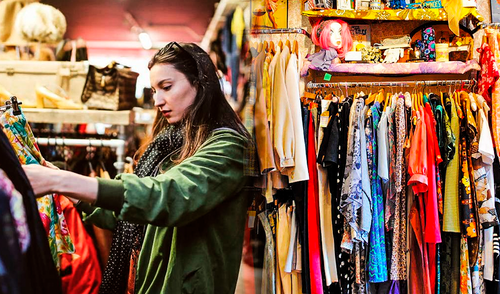 El mercado de este país sudamericano ofrece una amplia variedad de productos, desde marcas nacionales hasta internacionales. Foto: Composición LR/ParisSecret/Publimark. Este país de Sudamérica es el preferido para comprar ropa por sus bajos precios