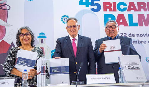 Presentación del libro "30 años, 51 historias".