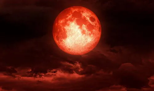 El eclipse lunar total durará aproximadamente 6 horas. Foto: composiciónLR/AFP El eclipse lunar total durará aproximadamente 6 horas. Foto: composiciónLR/AFP