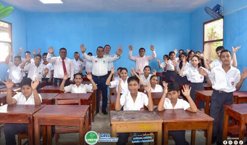 El gerente regional de Educación anunció la construcción de nuevas infraestructura en 18 colegios deteriorados.