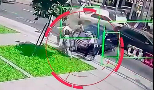 El vehículo blanco que originó el accidente tiene tres papeletas, una de ellas por brindar servicio de taxi sin autorización. Foto: difusión Impactante accidente en San Isidro: video registra el momento en que vehículo atropella a 2 personas en la av. Salaverry