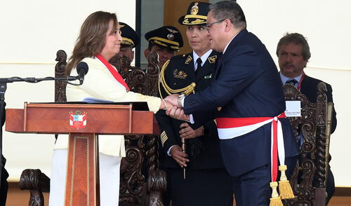 Con las manos vacías. Dina Boluarte deberá buscar el reemplazo de Juan José Santiváñez en el Ministerio del Interior.