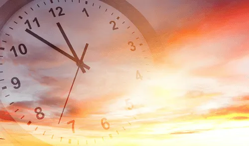 A pesar del respaldo mayoritario para eliminar el cambio de hora, la falta de consenso en Europa prolonga su vigencia en España, al menos hasta 2026. Foto: Telemundo 62. Cambio de hora en España 2025: ¿cuándo se adelanta el reloj al horario de verano?