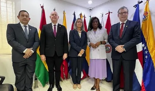 Ministro de Educación, Morgan Quero participó en la toma de posesión de Aelín Pérez como secretaria ejecutiva del Convenio Andrés Bello Ministro de Educación, Morgan Quero participó en la toma de posesión de Aelín Pérez como secretaria ejecutiva del Convenio Andrés Bello