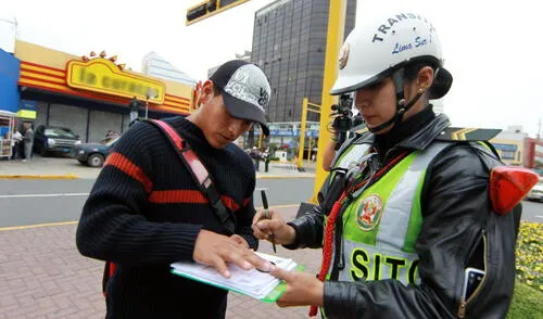 El ministerio de Transportes y Comunicaciones es la entidad encargada de regular el sistema de tránsito en todo el Perú. Foto: composición LR/Andina El ministerio de Transportes y Comunicaciones es la entidad encargada de regular el sistema de tránsito en todo el Perú.