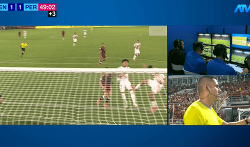 El final del primer tiempo estuvo marcada por la polémica anulación del tanto de Perú. Foto: ATV El final del primer tiempo estuvo marcada por la polémica anulación del tanto de Perú.