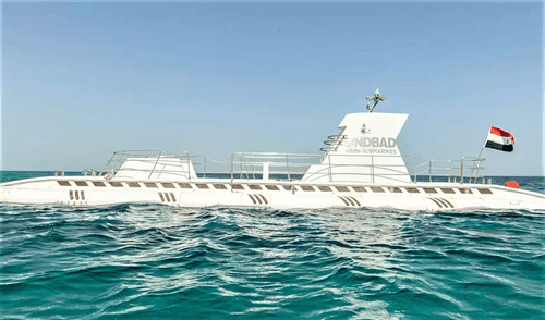 Un submarino turístico de la empresa Sindbad Submarines sufrió un accidente durante una excursión en las costas del Mar Rojo. Foto: Última Hora. Un submarino turístico de la empresa Sindbad Submarines sufrió un accidente durante una excursión en las costas del Mar Rojo. Foto: Última Hora.
