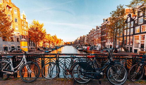 Aumento de bicicletas en la capital de Holanda para cuidar el medio ambiente. Foto: CNN