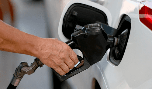 En Estados Unidos, diversos estados cuentan con proyectos para erradicar la venta de autos eléctricos. Foto: CNN en Español En Estados Unidos, diversos estados cuentan con proyectos para erradicar la venta de autos eléctricos. Foto: CNN en Español