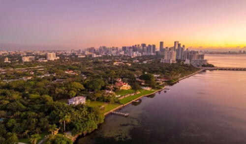 Con los altos costos de vivienda y el aumento de los servicios, el 64% de los hogares en Miami ganan menos del salario digno. Foto: difusión.