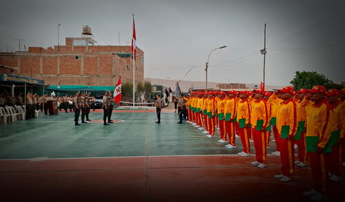 Reconocimiento a policías de salvataje. Foto: Liz Ferrer Reconocimiento a policías de salvataje. Foto: Liz Ferrer