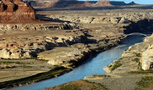 El Departamento de Estado de EE. UU. justifica su decisión por el incumplimiento de México en la entrega de agua del río Grande. Foto: Los Angeles Times El Departamento de Estado de EE. UU. justifica su decisión por el incumplimiento de México en la entrega de agua del río Grande. Foto: Los Angeles Times