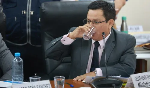 El ministro de Salud anunció la salida de la nueva directora de Digemid. Foto: Congreso. El ministro de Salud anunció la salida de la nueva directora de Digemid. Foto: Congreso.