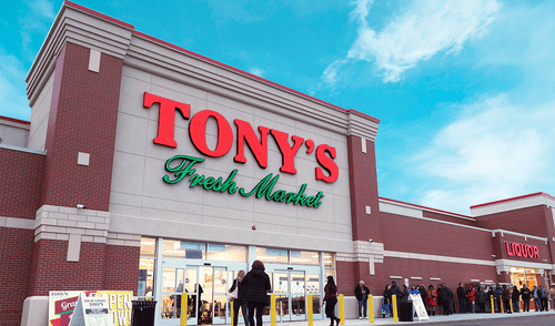 Fundada por inmigrantes en 1979, Tony’s ha sido un pilar en la comunidad, expandiéndose a 21 tiendas. Foto: Tony’s Fresh Market Fundada por inmigrantes en 1979, Tony’s ha sido un pilar en la comunidad, expandiéndose a 21 tiendas. Foto: Tony’s Fresh Market