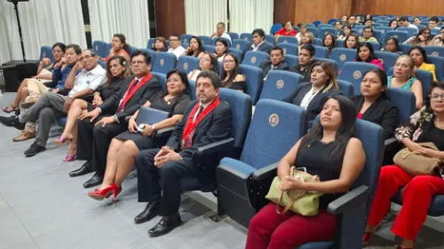 Durante el evento, se reconoció la importancia de la labor de los abogados en la justicia, enfatizando su compromiso con la defensa de los derechos.