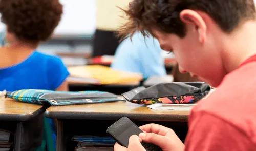 Florida impulsa ley de restricción del uso de celulares en escuelas públicas. Foto: El Aula de Papel Oxford
