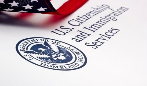 USCIS resalta la necesidad de datos biométricos para la actualización del estatus migratorio. Foto: Cohen, Tucker & Ades