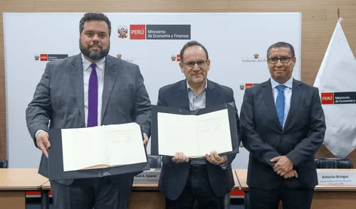 El contrato contó con la firma del representante del BID en Perú, el titular del MEF y el jefe de la ONP.