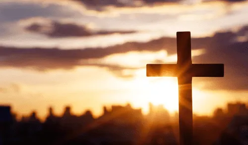 Durante esta festividad, los trabajadores podrán disfrutar del 'primer feriado largo' en Perú. Foto: composición LR Durante esta festividad, los trabajadores podrán disfrutar del 'primer feriado largo' en Perú.