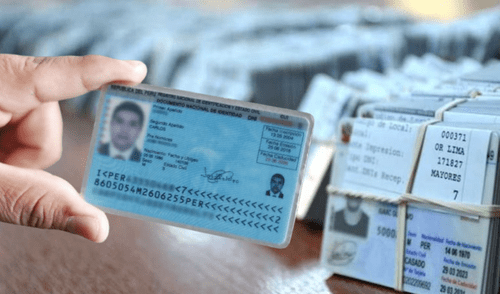 El cambio del DNI azul al DNI electrónico responde a una política de modernización adoptada por varios países para optimizar la identificación ciudadana. Foto: Composición LR/Andina