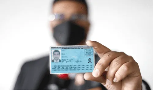 Los peruanos deben actualizar el estado civil en su DNI para evitar problemas en el futuro. Foto: Andina Los peruanos deben actualizar el estado civil en su DNI para evitar problemas en el futuro.