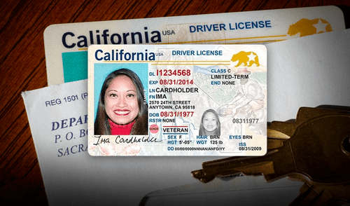 En California, la licencia AB 60 aparece como una opción para los inmigrantes que quieran manejar legalmente. Foto: Composición LR