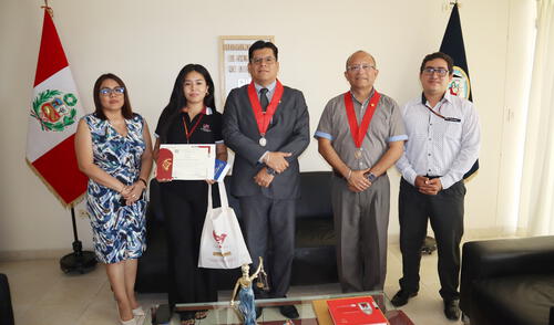 Esta distinción resalta el talento de los estudiantes de Derecho.