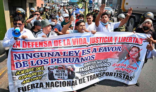 Empresas de transporte público realizarán el paro de sus unidades y protestarán por el incremento de la violencia en el Perú. Foto: composición LR/Miguel Vásquez/LR Paro de transporte en Lima y Callao
