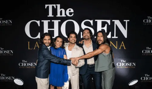 La serie, considerada un fenómeno global, también tendrá las tres primeras temporadas disponibles en TV Azteca desde el 7 de abril, así como en plataformas como Netflix y Prime Video.