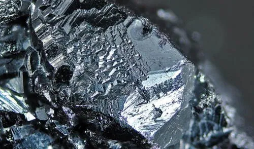 Kiyosaki asegura que este mineral impulsa una demanda constante a nivel global. Foto: Minería en línea Kiyosaki asegura que este mineral impulsa una demanda constante a nivel global.