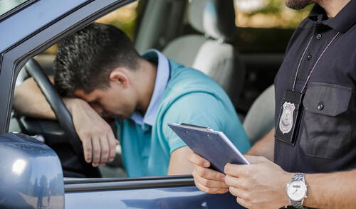 Los conductores en Florida pueden personalizar sus vehículos, pero deben cumplir estrictas regulaciones.