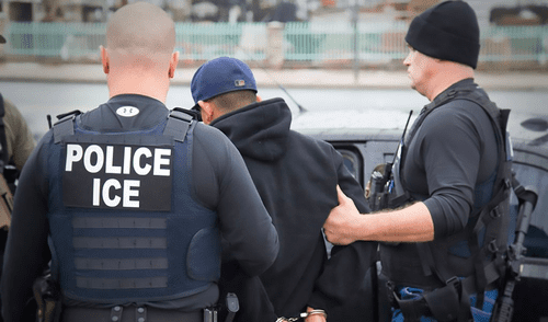 Las redadas del ICE son operativos para detener a aquellos que creen que están ilegalmente en los EEUU.