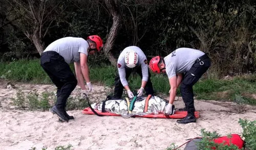Las unidades de rescate hallaron los restos de un niño de 8 años, quien había sido arrastrado por el río Chonta en Cajamarca. Foto: Andina Hallan cuerpo de niño arrastrado en el río Chonta: su madre murió ahogada tratando de salvarlo