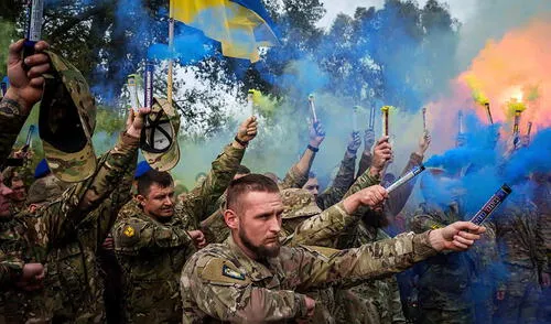 Blogueros militares rusos aseguraron que el video editado muestra una operación del 247.º Regimiento Aerotransportado. Foto: RTVE.es. Blogueros militares rusos aseguraron que el video editado muestra una operación del 247.º Regimiento Aerotransportado. Foto: RTVE.es.