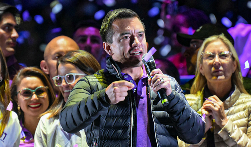 Noboa expresó que las etiquetas de "izquierda" y "derecha" ya no reflejan las complejidades de las ideologías políticas contemporáneas. Foto: AFP