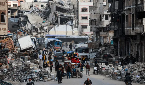 El ataque de Israel a Gaza ocurrió en la madrugada de este viernes 11 de abril de 2025. Foto: AFP. Israel reanuda ataques y el bombardeo deja 14 muertos en Gaza, incluidos siete niños: diez eran de una sola familia